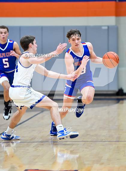 Thumbnail 3 in Wolfe City vs Lipan (UIL 2A Region II Semifinal) photogallery.