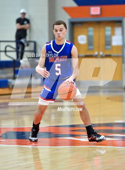 Thumbnail 2 in Wolfe City vs Lipan (UIL 2A Region II Semifinal) photogallery.