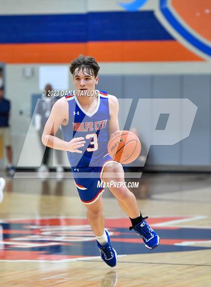 Thumbnail 2 in Wolfe City vs Lipan (UIL 2A Region II Semifinal) photogallery.