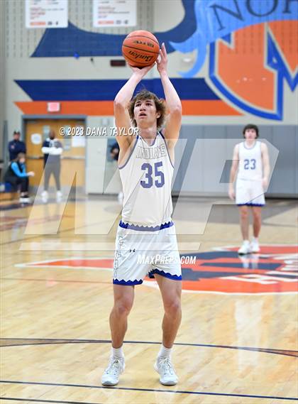 Thumbnail 2 in Wolfe City vs Lipan (UIL 2A Region II Semifinal) photogallery.