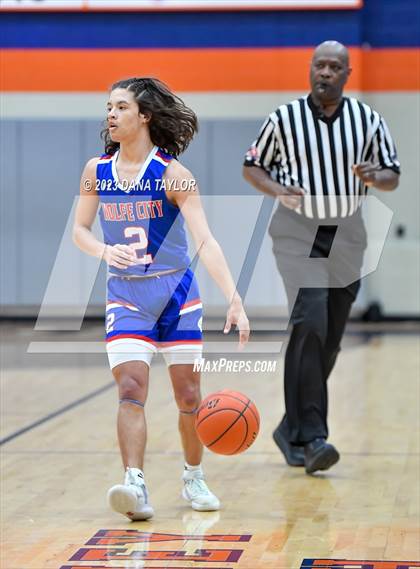 Thumbnail 2 in Wolfe City vs Lipan (UIL 2A Region II Semifinal) photogallery.