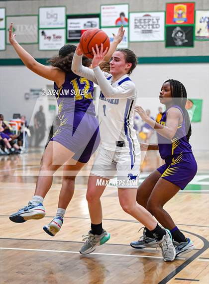 Thumbnail 1 in Mumford vs Weimar (UIL 2A Region IV Area) photogallery.