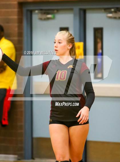 Thumbnail 3 in Salpointe Catholic vs. Prescott (AIA 4A Semifinal)  photogallery.