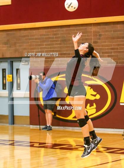 Thumbnail 1 in Salpointe Catholic vs. Prescott (AIA 4A Semifinal)  photogallery.