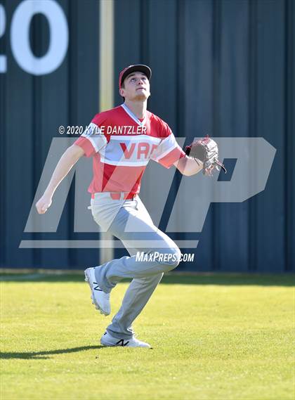 Thumbnail 1 in Pleasant Grove vs Van (Sunnyvale Invitational) photogallery.