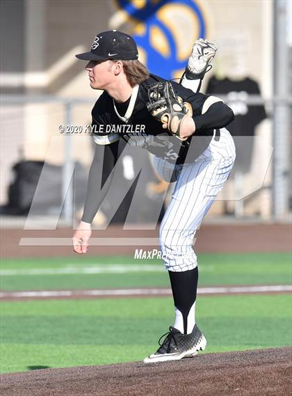 Thumbnail 3 in Pleasant Grove vs Van (Sunnyvale Invitational) photogallery.