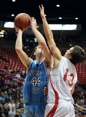 Thumbnail 1 in University City vs. La Jolla (CIF SDS D3 Final) photogallery.