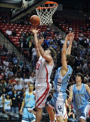 Thumbnail 1 in University City vs. La Jolla (CIF SDS D3 Final) photogallery.