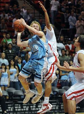 Thumbnail 1 in University City vs. La Jolla (CIF SDS D3 Final) photogallery.