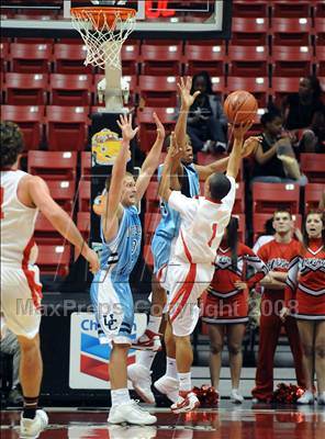 Thumbnail 3 in University City vs. La Jolla (CIF SDS D3 Final) photogallery.