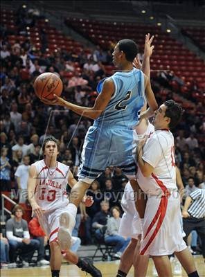 Thumbnail 2 in University City vs. La Jolla (CIF SDS D3 Final) photogallery.