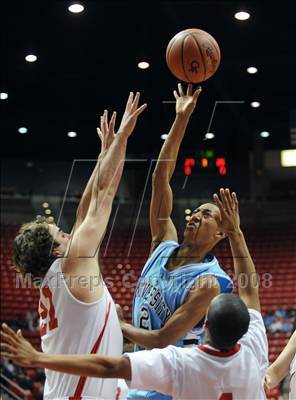 Thumbnail 2 in University City vs. La Jolla (CIF SDS D3 Final) photogallery.