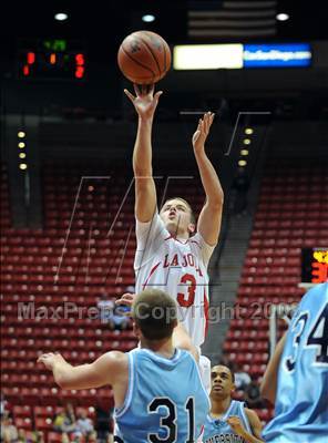 Thumbnail 2 in University City vs. La Jolla (CIF SDS D3 Final) photogallery.