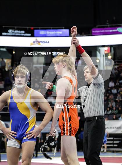 Thumbnail 1 in NYSPHSAA Division 2 Championships (Semi-Finals 152 to 285) photogallery.