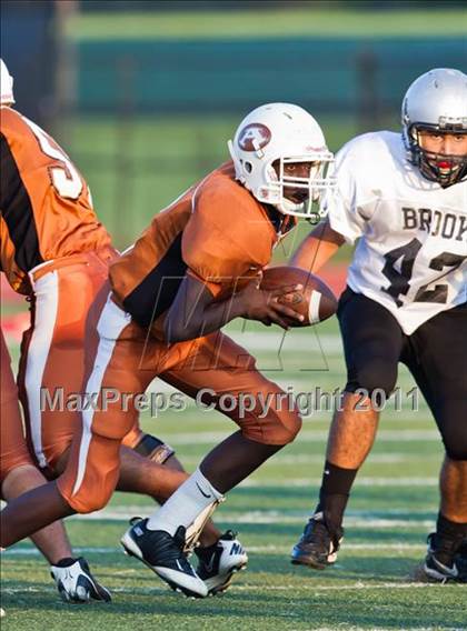 Thumbnail 3 in Fr: Alvin (Freshmen White) vs Clear Brook (Freshmen B) photogallery.