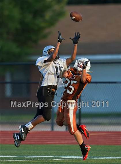 Thumbnail 1 in Fr: Alvin (Freshmen White) vs Clear Brook (Freshmen B) photogallery.