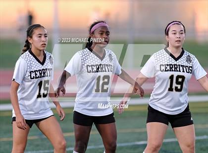 Thumbnail 3 in Cerritos @ Portola photogallery.