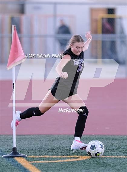 Thumbnail 2 in Cerritos @ Portola photogallery.