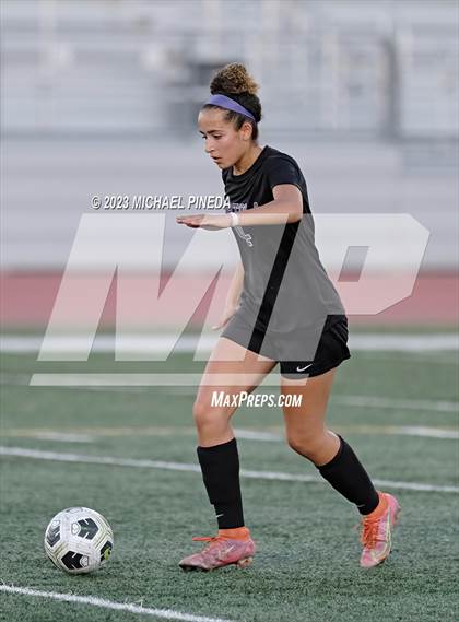 Thumbnail 1 in Cerritos @ Portola photogallery.