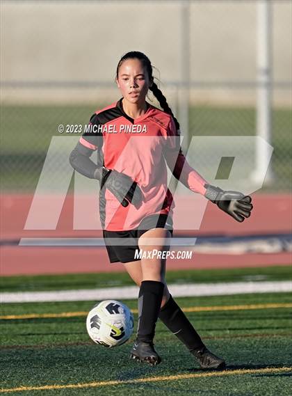 Thumbnail 3 in Cerritos @ Portola photogallery.