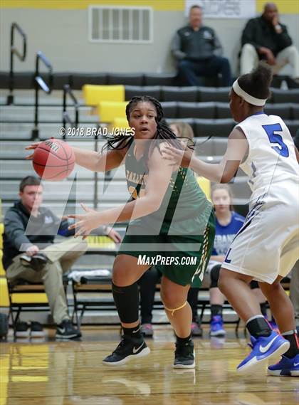 Thumbnail 1 in Lebanon vs. Gallatin (TSSAA District 9-AAA Quarterfinal) photogallery.