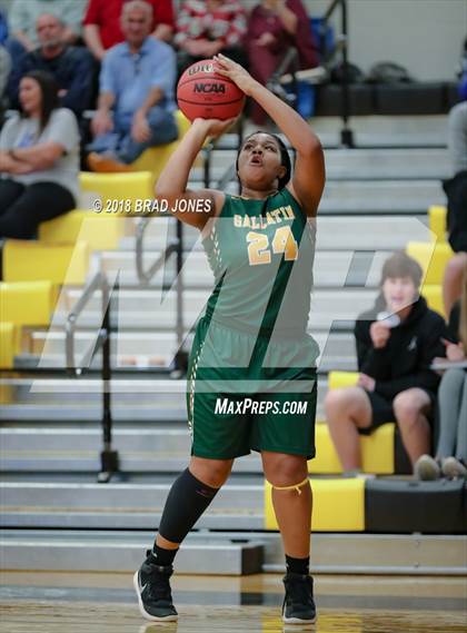 Thumbnail 2 in Lebanon vs. Gallatin (TSSAA District 9-AAA Quarterfinal) photogallery.