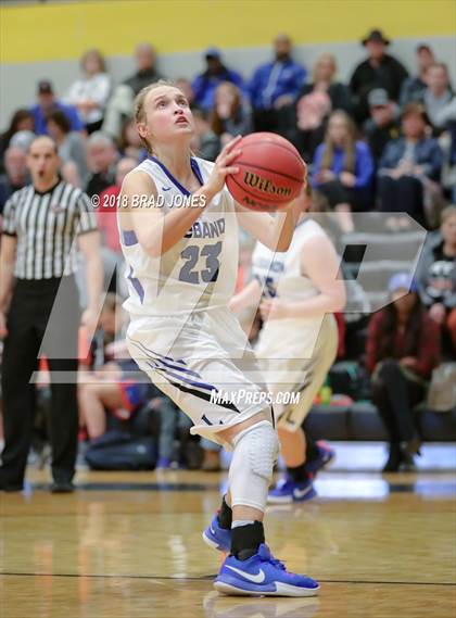 Thumbnail 1 in Lebanon vs. Gallatin (TSSAA District 9-AAA Quarterfinal) photogallery.