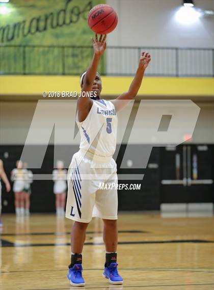 Thumbnail 2 in Lebanon vs. Gallatin (TSSAA District 9-AAA Quarterfinal) photogallery.