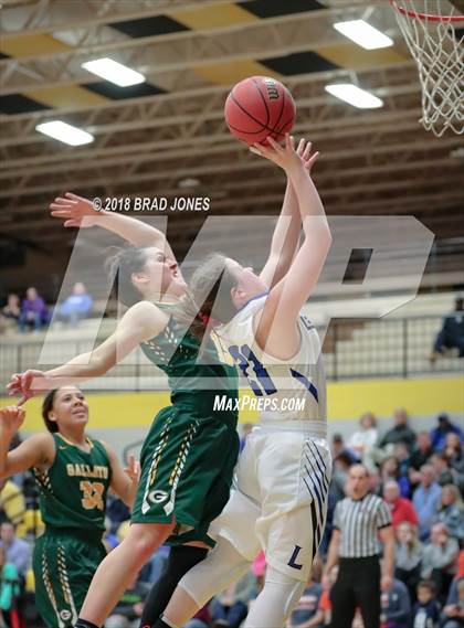 Thumbnail 2 in Lebanon vs. Gallatin (TSSAA District 9-AAA Quarterfinal) photogallery.