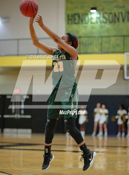 Thumbnail 1 in Lebanon vs. Gallatin (TSSAA District 9-AAA Quarterfinal) photogallery.