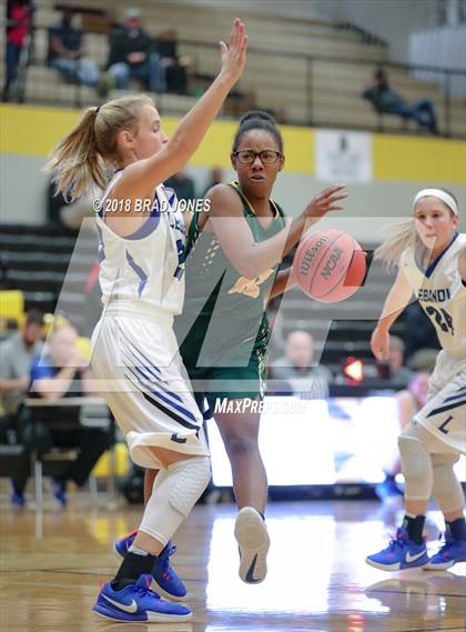 Thumbnail 1 in Lebanon vs. Gallatin (TSSAA District 9-AAA Quarterfinal) photogallery.