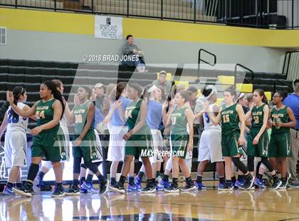 Thumbnail 2 in Lebanon vs. Gallatin (TSSAA District 9-AAA Quarterfinal) photogallery.