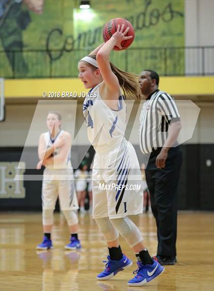 Thumbnail 2 in Lebanon vs. Gallatin (TSSAA District 9-AAA Quarterfinal) photogallery.