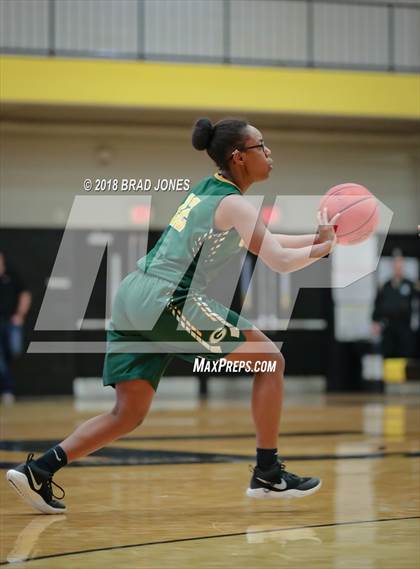 Thumbnail 3 in Lebanon vs. Gallatin (TSSAA District 9-AAA Quarterfinal) photogallery.
