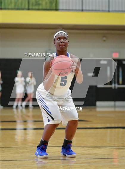 Thumbnail 2 in Lebanon vs. Gallatin (TSSAA District 9-AAA Quarterfinal) photogallery.