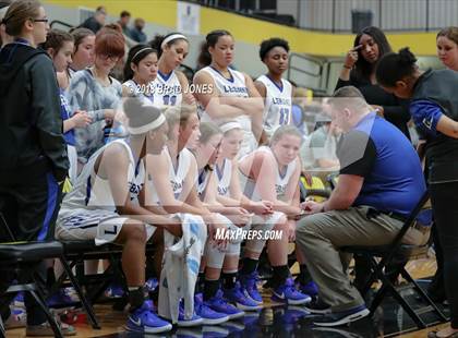Thumbnail 1 in Lebanon vs. Gallatin (TSSAA District 9-AAA Quarterfinal) photogallery.