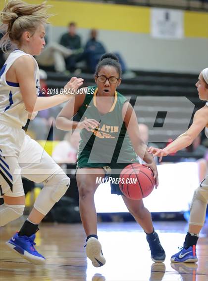 Thumbnail 3 in Lebanon vs. Gallatin (TSSAA District 9-AAA Quarterfinal) photogallery.