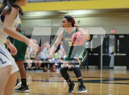 Thumbnail 1 in Lebanon vs. Gallatin (TSSAA District 9-AAA Quarterfinal) photogallery.