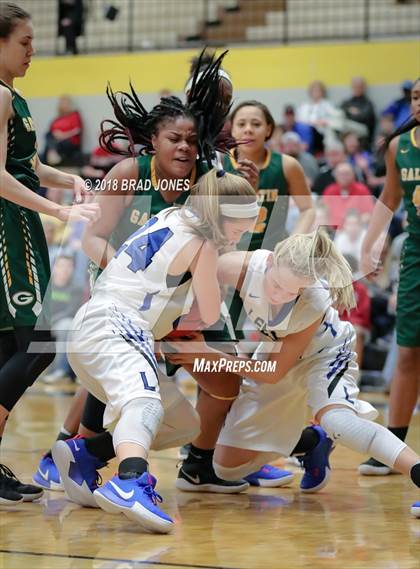 Thumbnail 2 in Lebanon vs. Gallatin (TSSAA District 9-AAA Quarterfinal) photogallery.