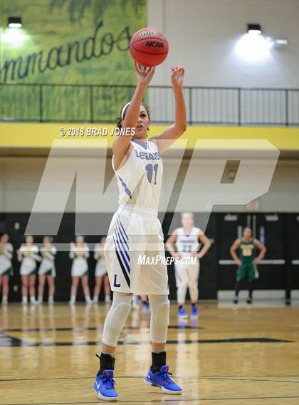 Thumbnail 2 in Lebanon vs. Gallatin (TSSAA District 9-AAA Quarterfinal) photogallery.