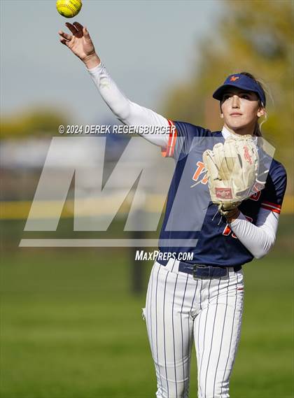 Thumbnail 3 in Greeley West vs Legend (CHSAA 5A Round of 16) photogallery.