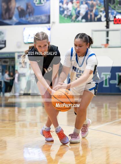 Thumbnail 1 in Chatfield vs. Grandview (CV/TR Tip-Off Tourney) photogallery.