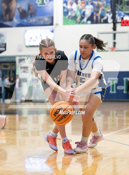 Thumbnail 3 in Chatfield vs. Grandview (CV/TR Tip-Off Tourney) photogallery.