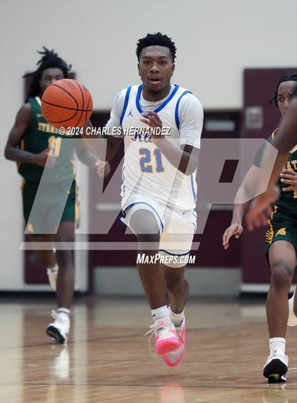 Thumbnail 3 in Stratford vs. Klein (Doghouse Invitational) photogallery.