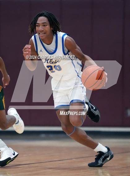 Thumbnail 1 in Stratford vs. Klein (Doghouse Invitational) photogallery.
