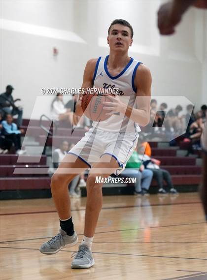 Thumbnail 2 in Stratford vs. Klein (Doghouse Invitational) photogallery.
