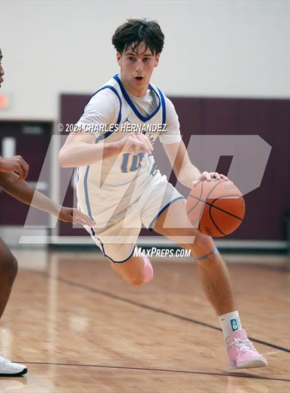 Thumbnail 1 in Stratford vs. Klein (Doghouse Invitational) photogallery.