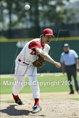 Thumbnail 2 in Coronado vs. Santa Fe Christian (D4 Section Final) photogallery.