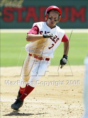 Thumbnail 2 in Coronado vs. Santa Fe Christian (D4 Section Final) photogallery.