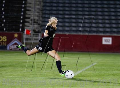 Thumbnail 3 in Mountain Vista vs. Rock Canyon (CHSAA 5A Final) photogallery.